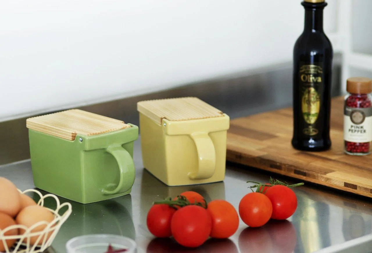 テネラ　ソルトボックス Zero Japan Salt Box Ceramic Kitchen Container White 420ml